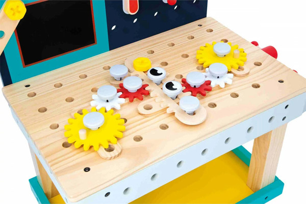 Met o.a. tandwielen en schroeven