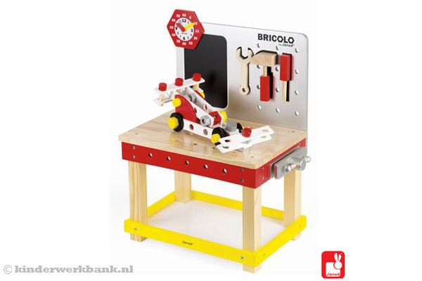 In 2 hoogtes verstelbaar door de losse pootjes.