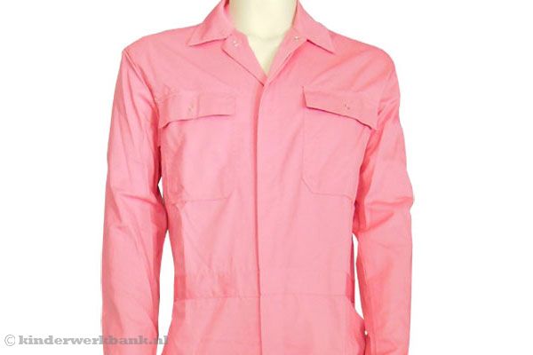 Met verdekte ritssluiting.